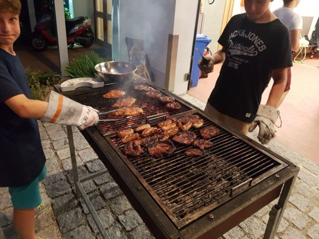Feuerwehrjugend hält 24 Stunden Bereitschaft - Grillen